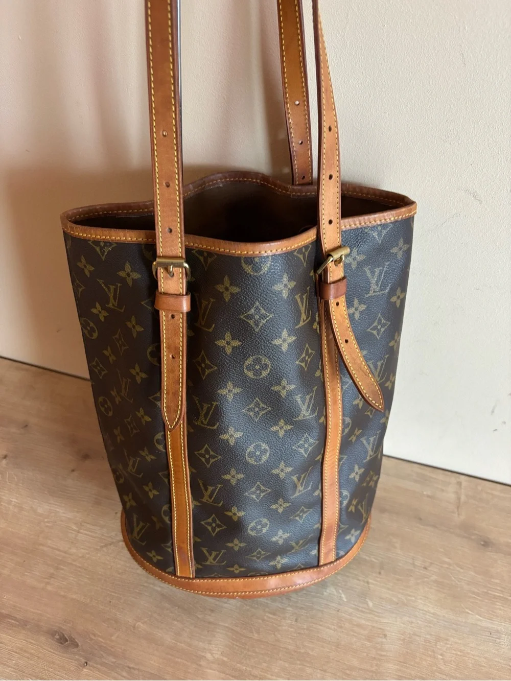 Authentic Louis Vuitton bucket GM monogram